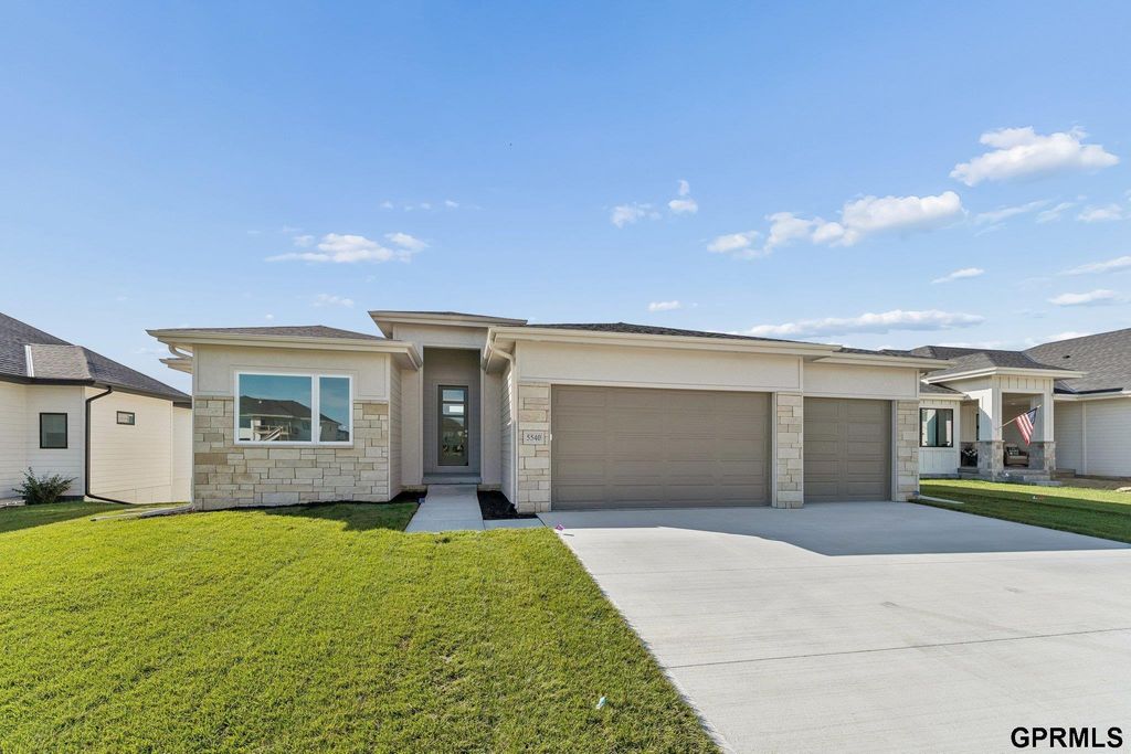 5540 N 213 Avenue, Elkhorn