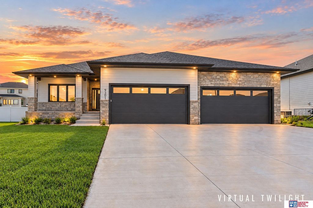 9301 Castle Pine Drive, Lincoln