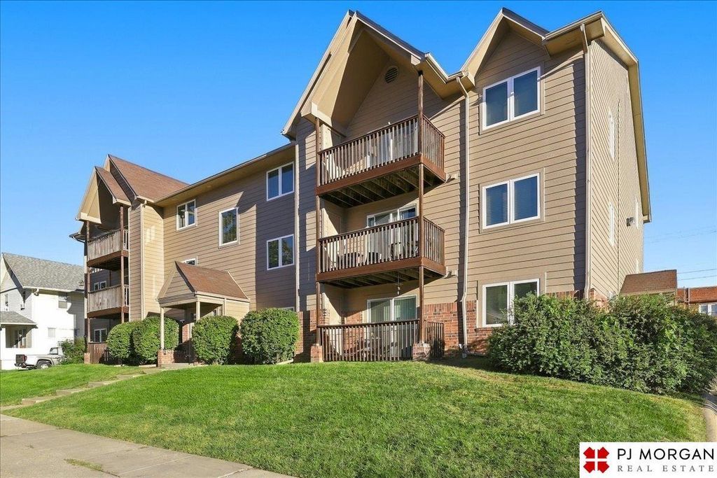 5016 California Street, Unit 9, Omaha