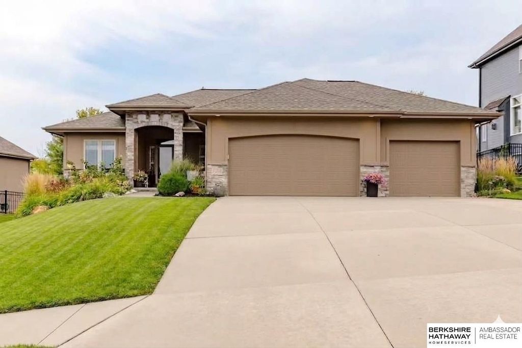 4209 N 208th Street, Elkhorn