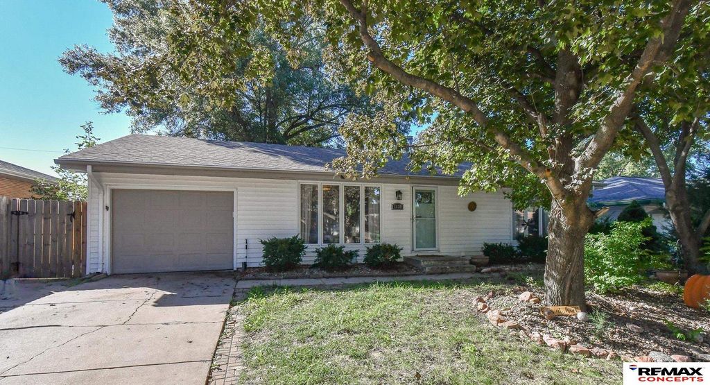 1139 Starview Lane, Lincoln
