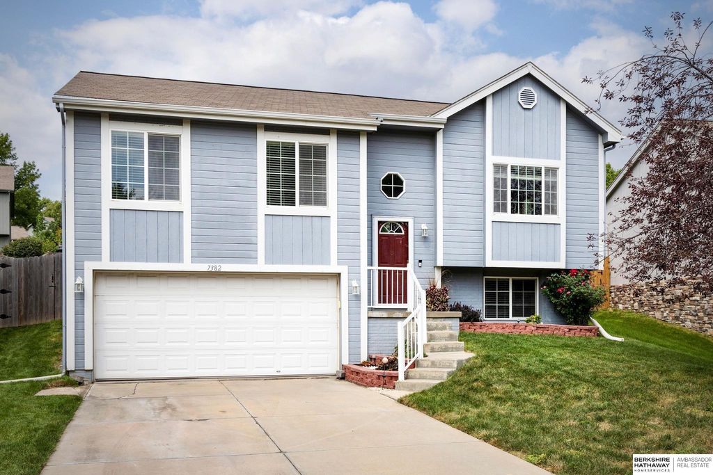 7382 N 77th Street, Omaha