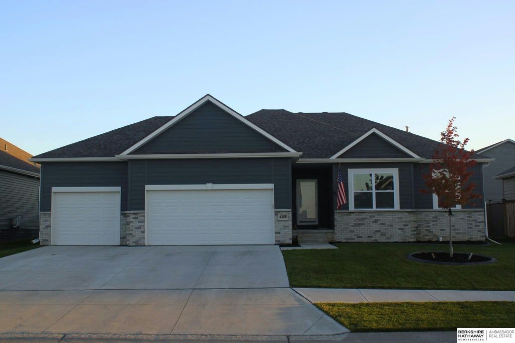 4255 Pinehill Road, Bellevue