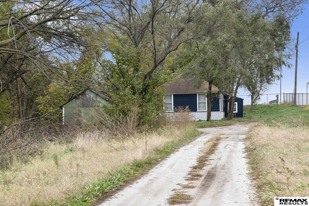 902 Louie Lane, Yutan