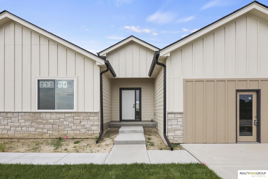 21214 Camden Avenue, Elkhorn