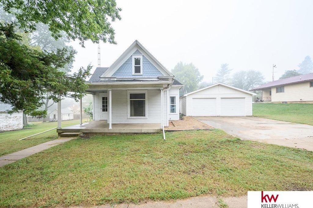 255 W 3rd Street, Nelson