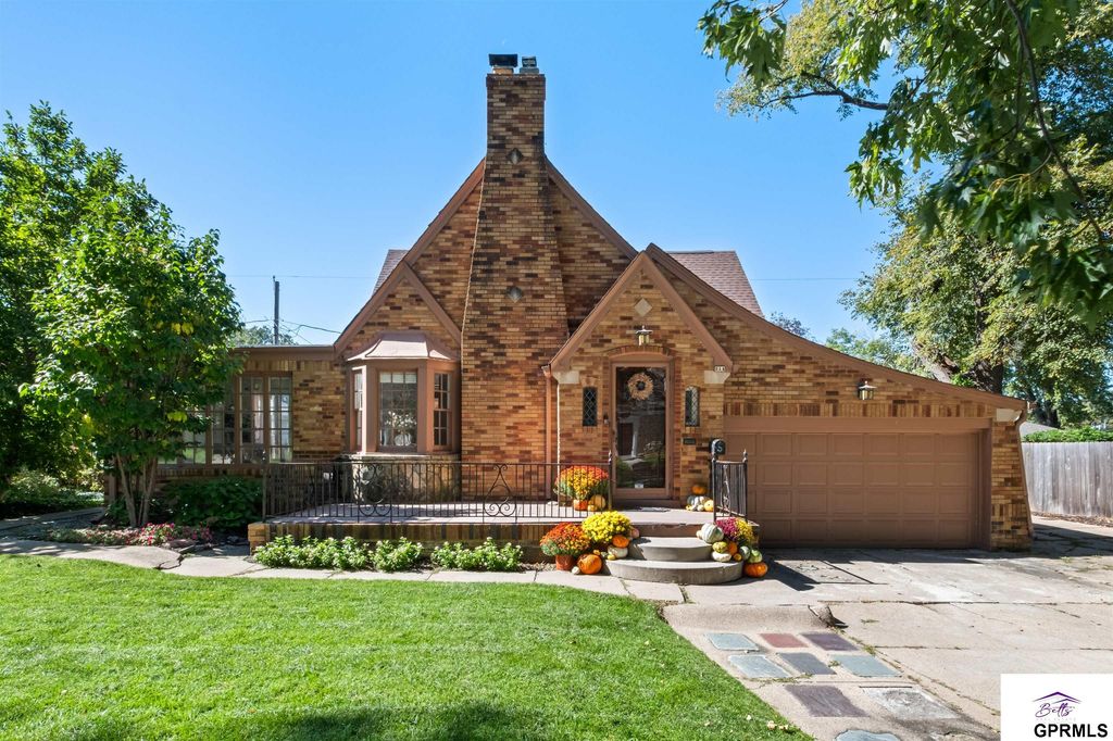 314 S 68 Avenue, Omaha