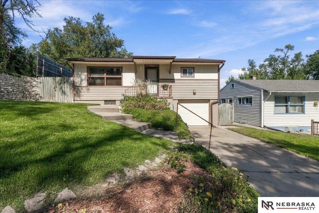 3934 Laurel Avenue, Omaha
