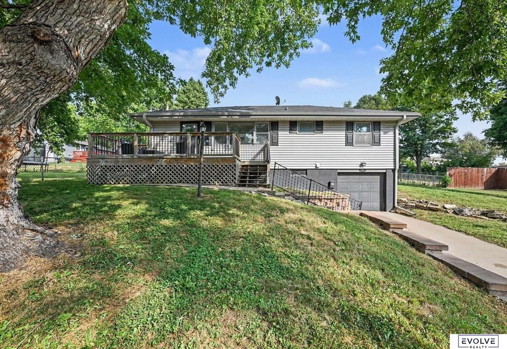 727 N Beadle Street, Papillion