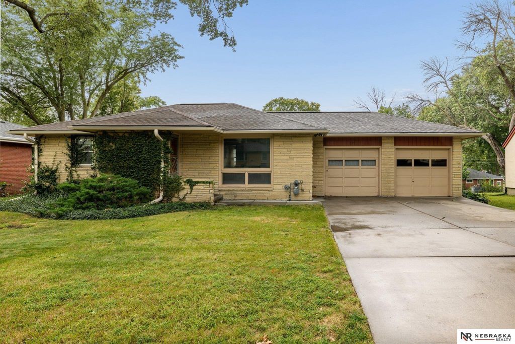 525 S 56th Street, Lincoln