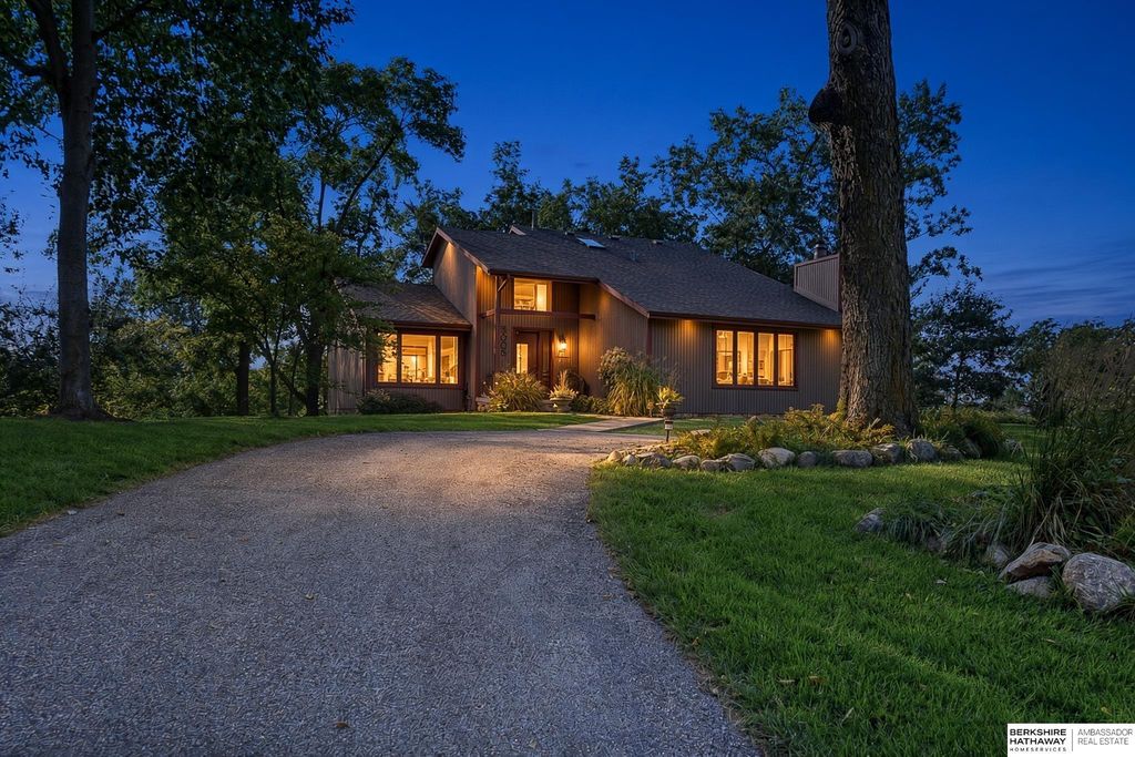 3005 Rainwood Road, Omaha