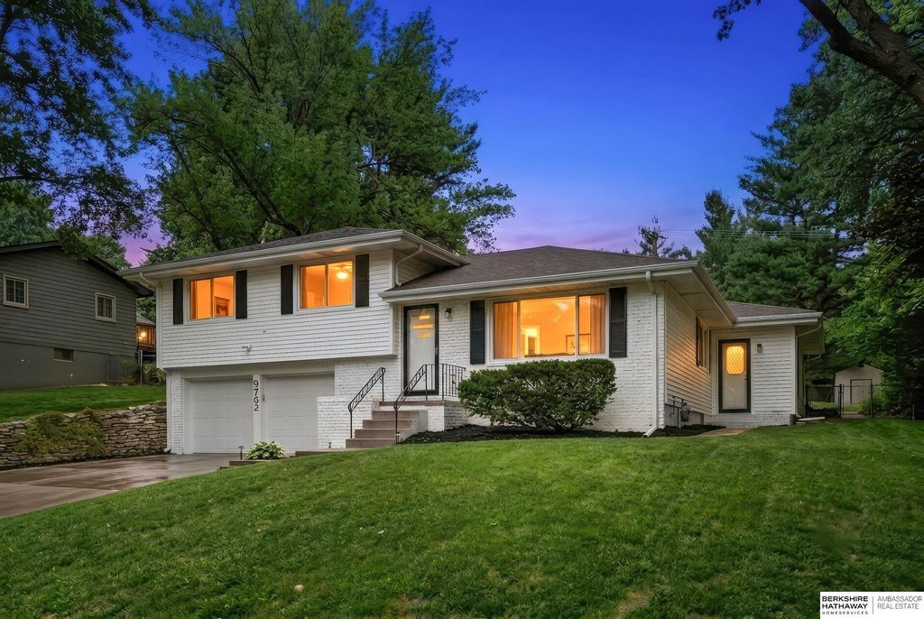 9762 Grover Street, Omaha