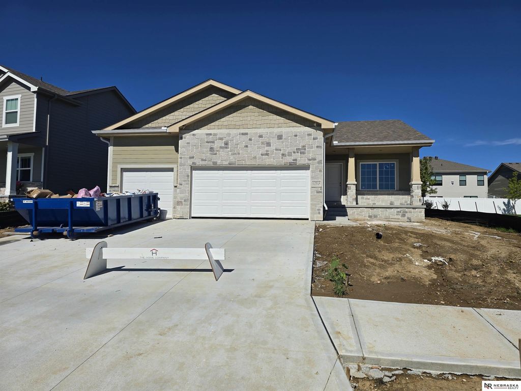 17612 Scott Street, Bennington