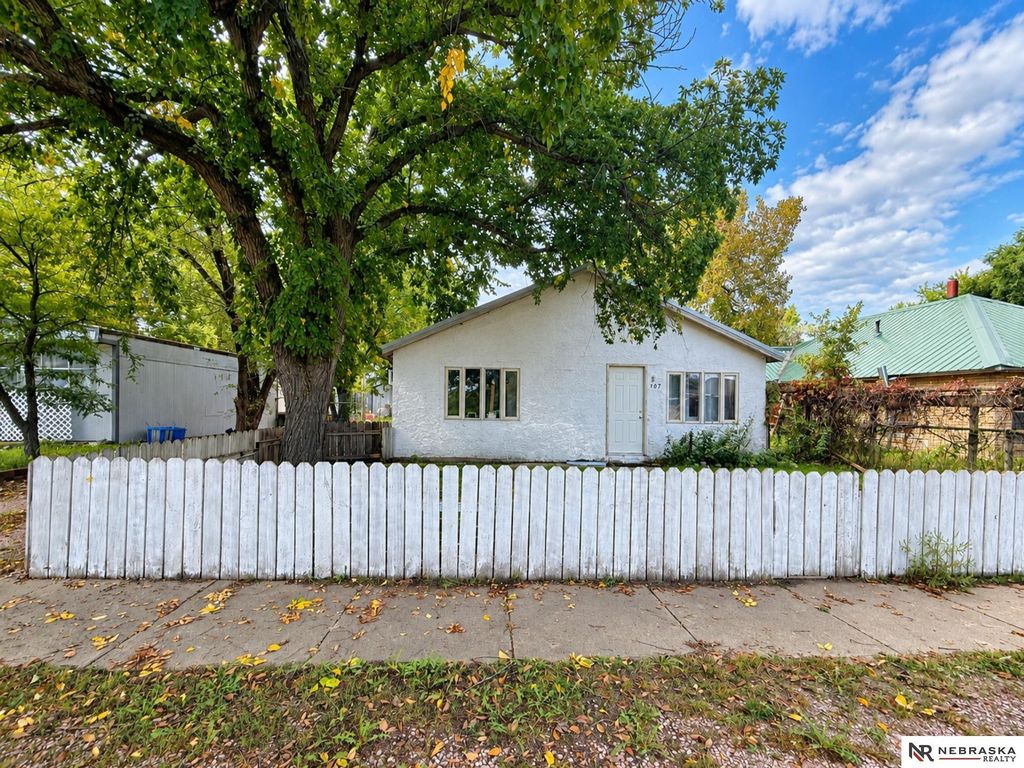 507 E 2nd Street, Valentine