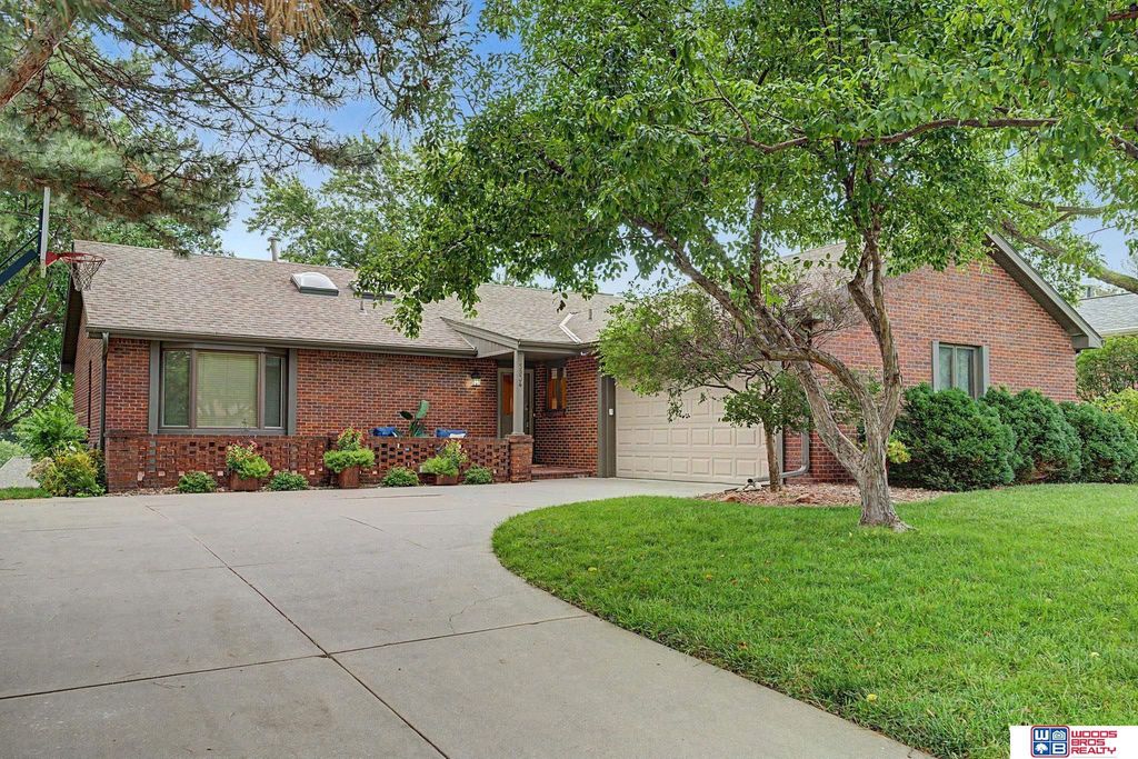 5934 S 72nd Street, Lincoln