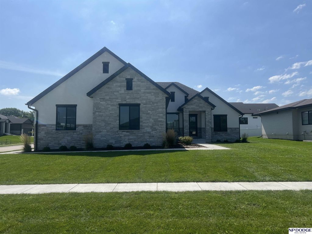 8909 Appaloosa Lane, Lincoln