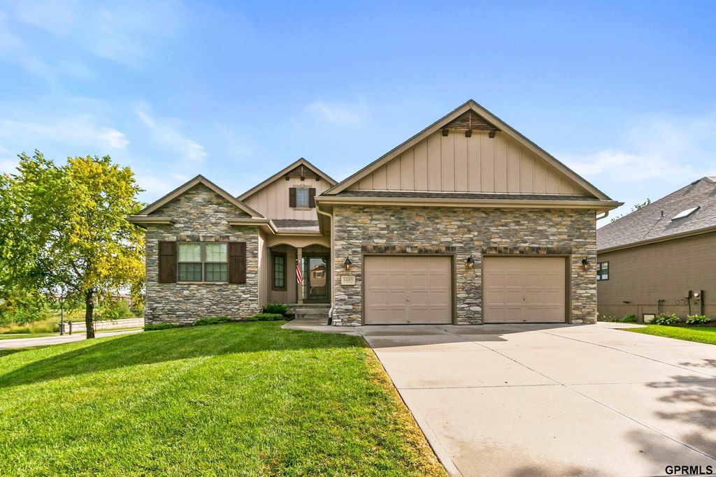 12205 S 73rd Avenue, Papillion