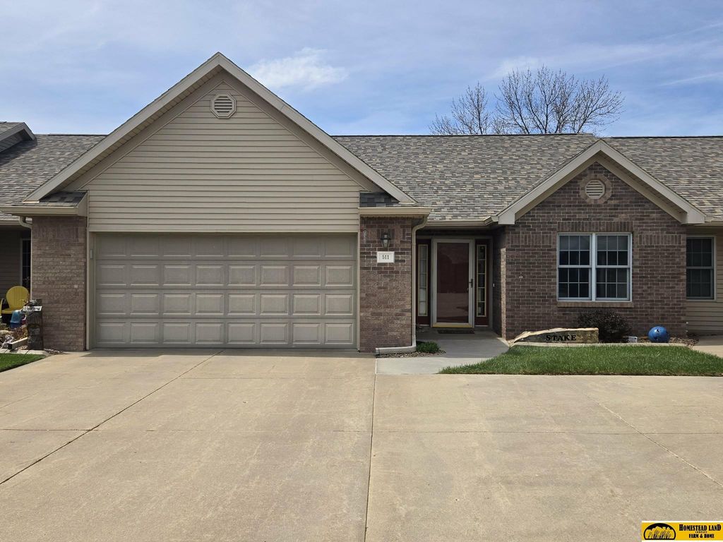 511 Clearwater Circle, Beatrice