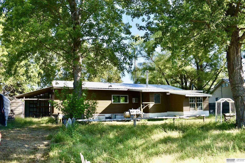 319 Mcginns Lake, North Bend