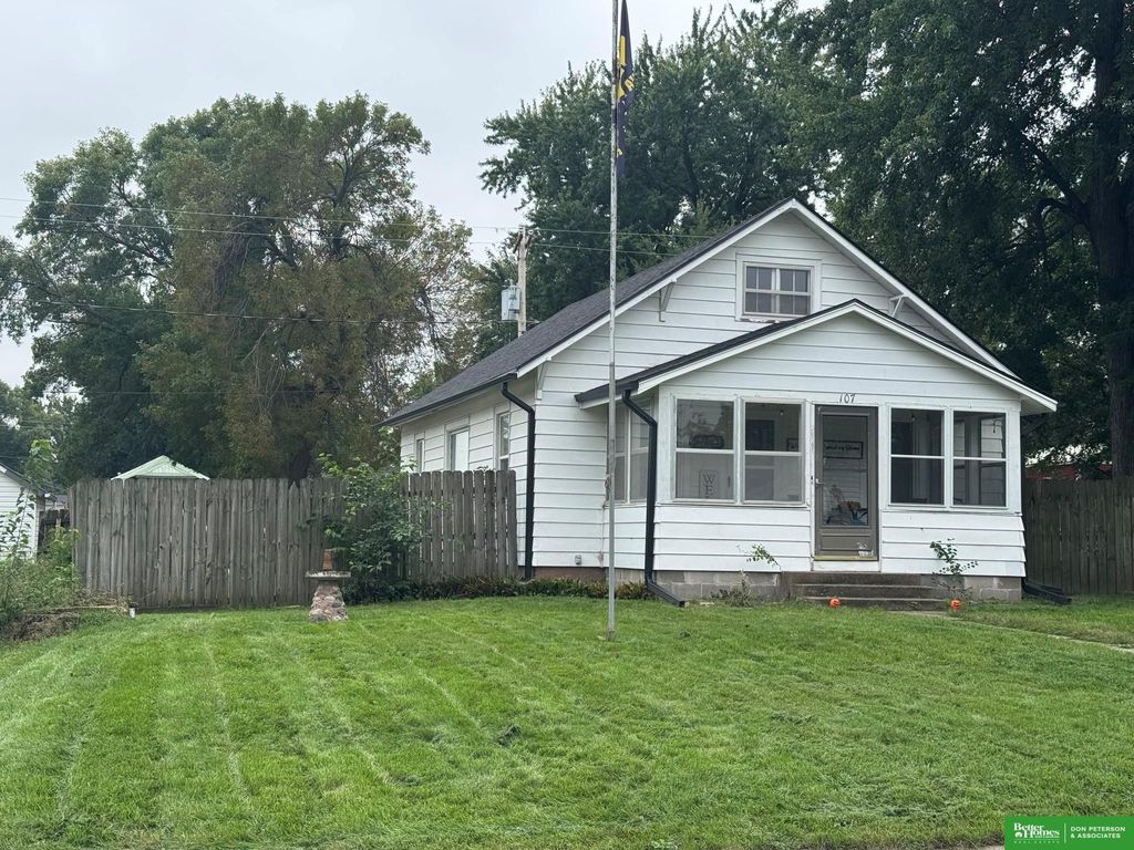 107 W Locust Street, Nickerson