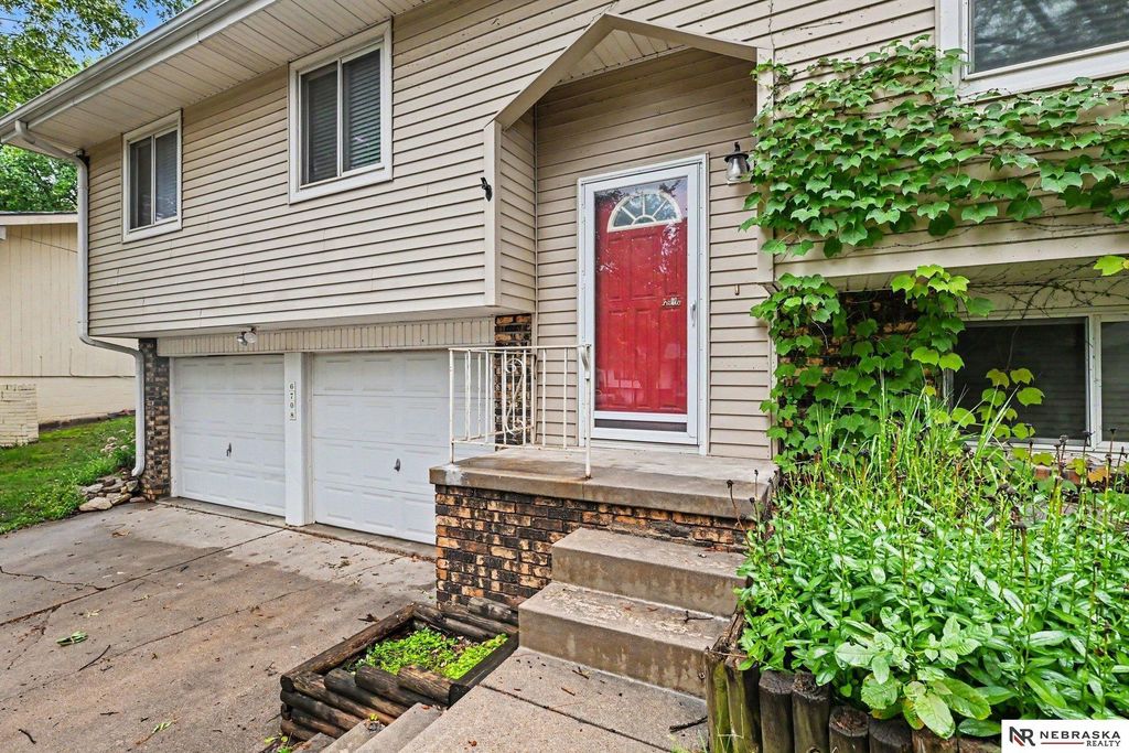 6708 S 139 Avenue Circle, Omaha