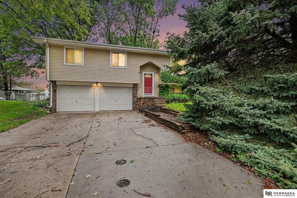 6708 S 139 Avenue Circle, Omaha