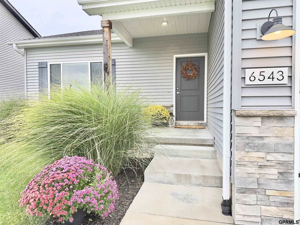 6543 Sw 8th Street, Lincoln