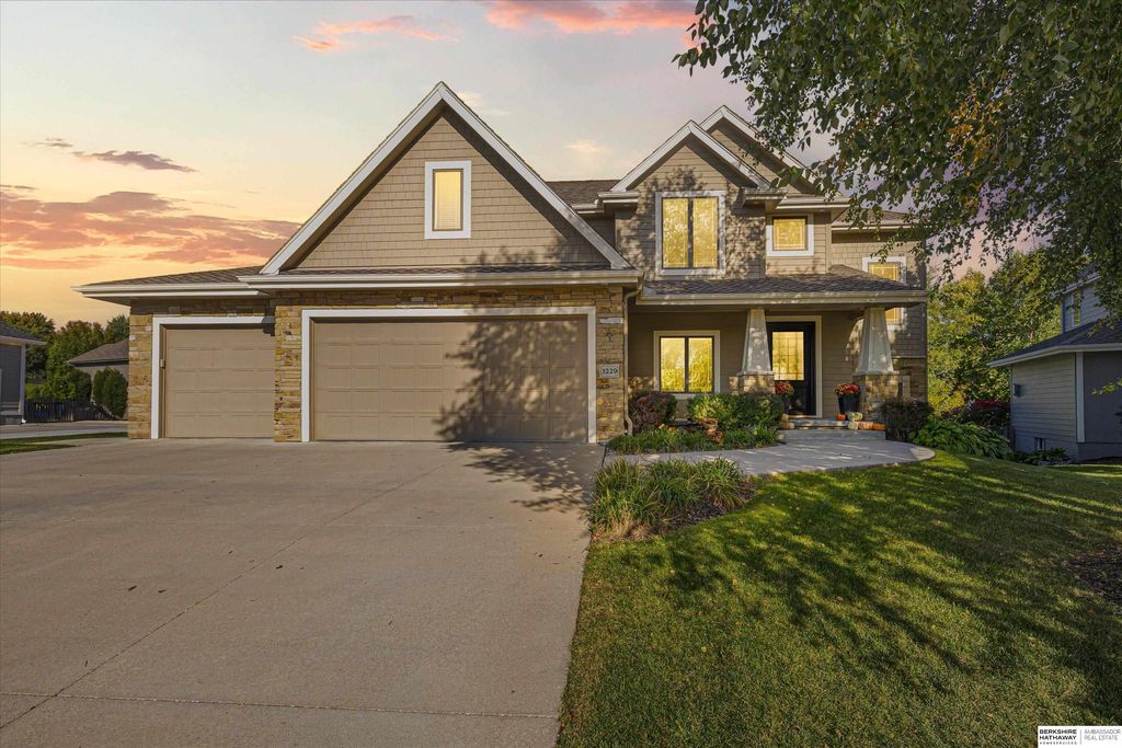 3229 N 162nd Avenue Circle, Omaha