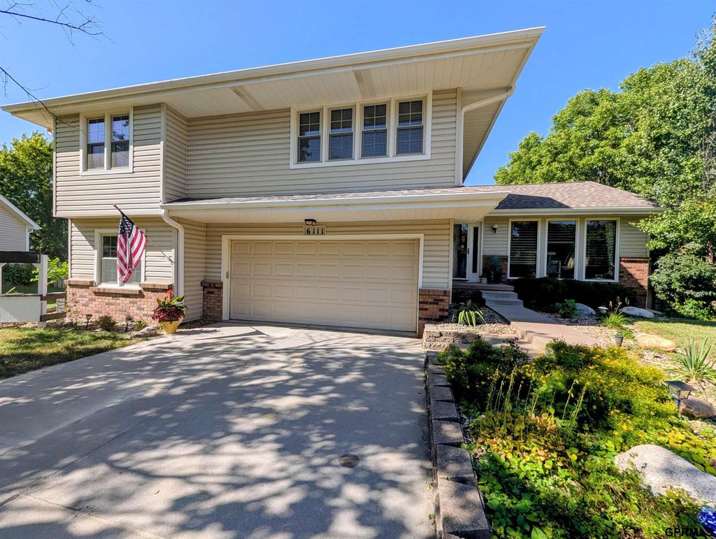6111 Tennyson Circle, Lincoln