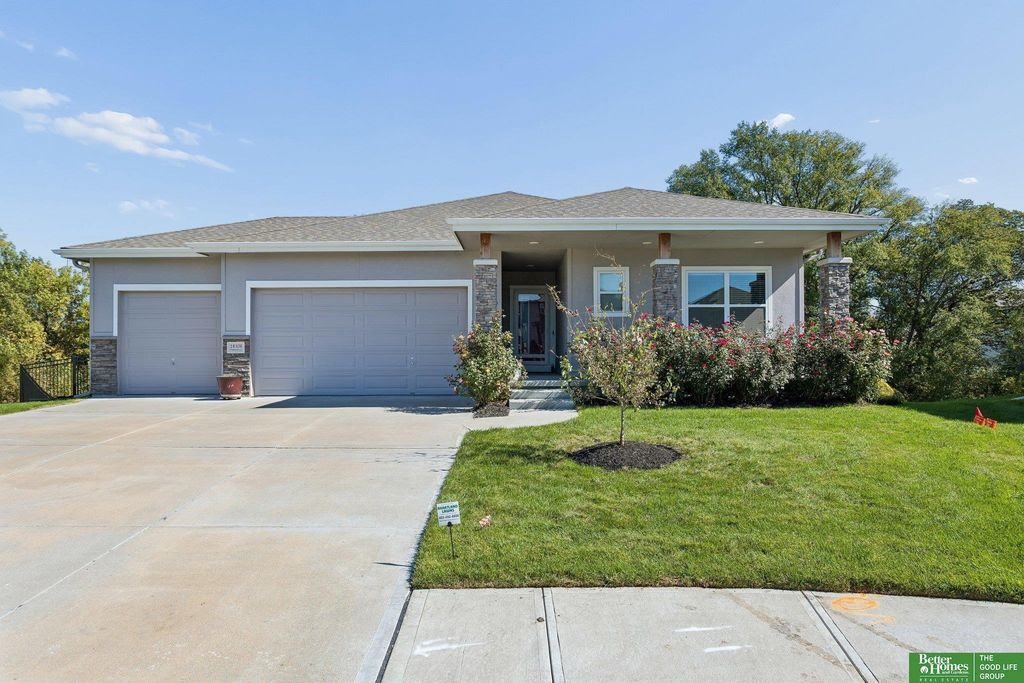 18306 Prestwick Circle, Omaha