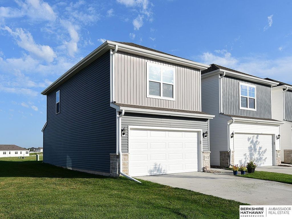 7512 S 204 Avenue, Gretna