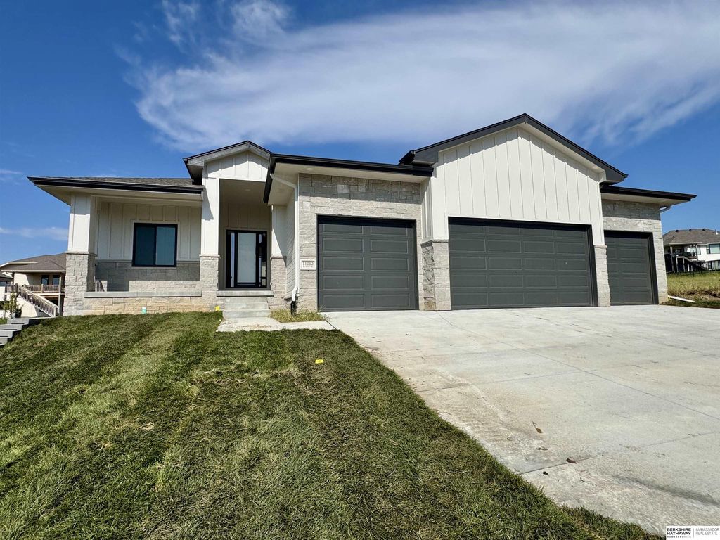 11002 S 101st Street, Papillion