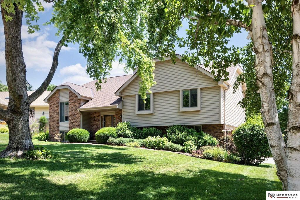 205 N 159 Circle, Omaha