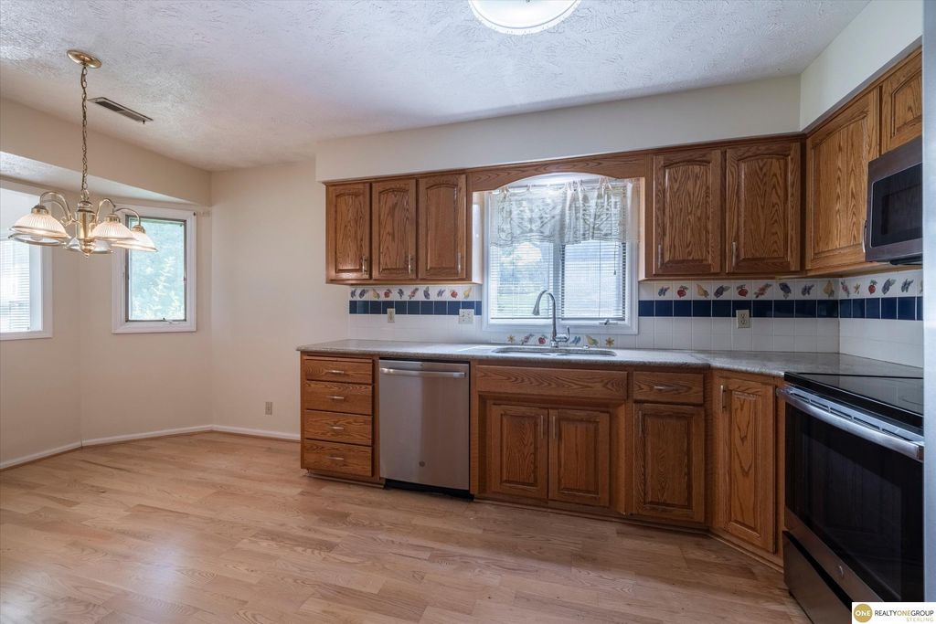 10636 Spaulding Circle, Omaha