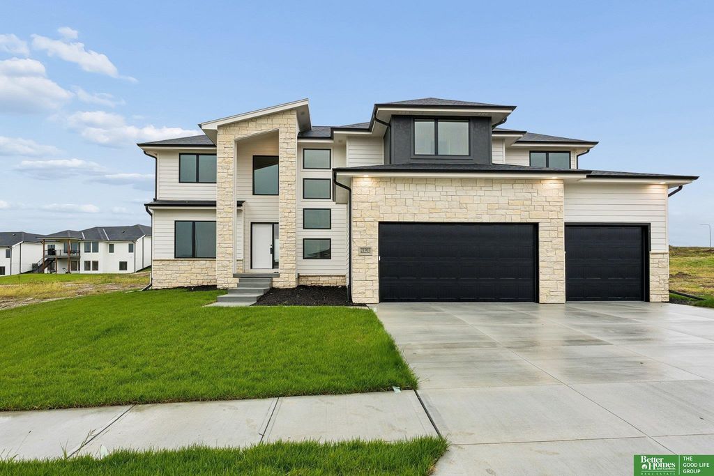 21901 Buchanan Parkway, Gretna