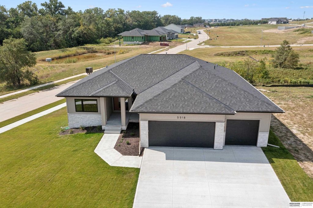 4706 N 215 Street, Elkhorn