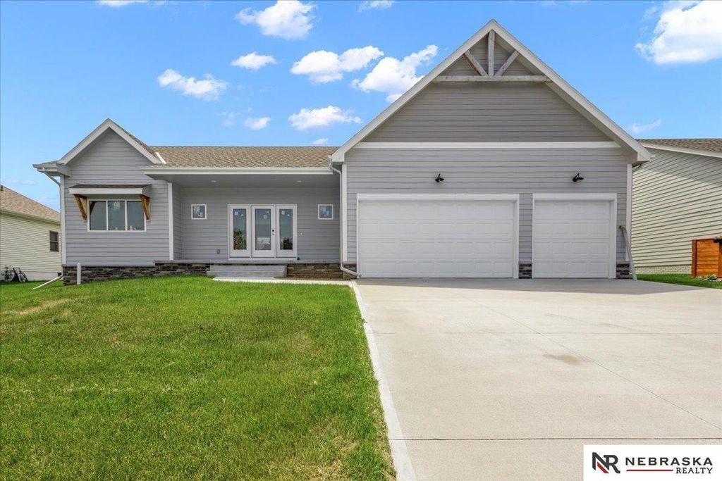 808 Grandview Drive, Louisville