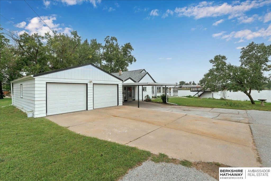 4428 N 7th Street, Carter Lake