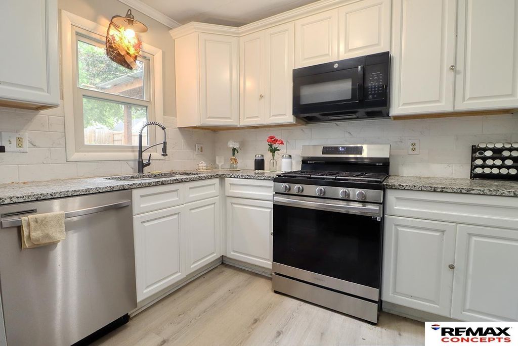3330 S 44th Street, Lincoln