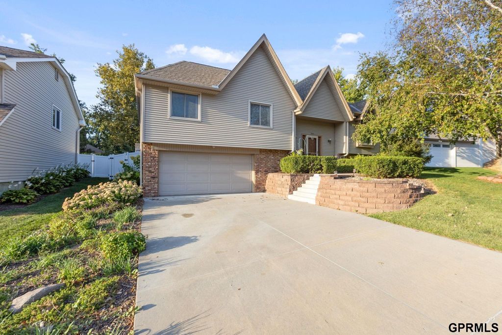 15006 Charles Street, Omaha