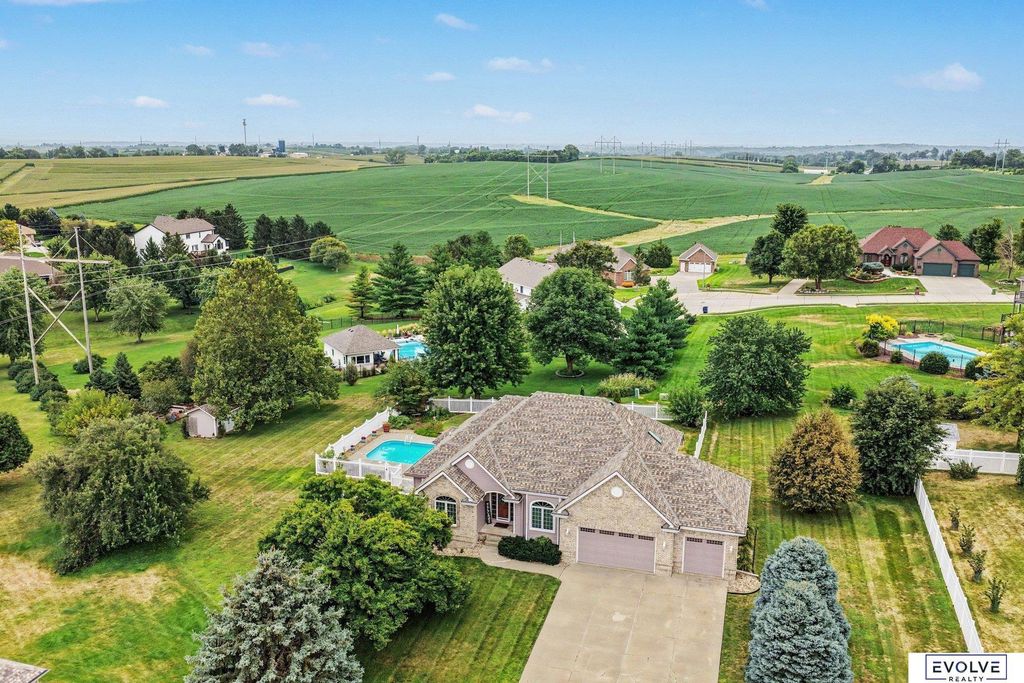 4003 Fox Ridge Circle, Bellevue