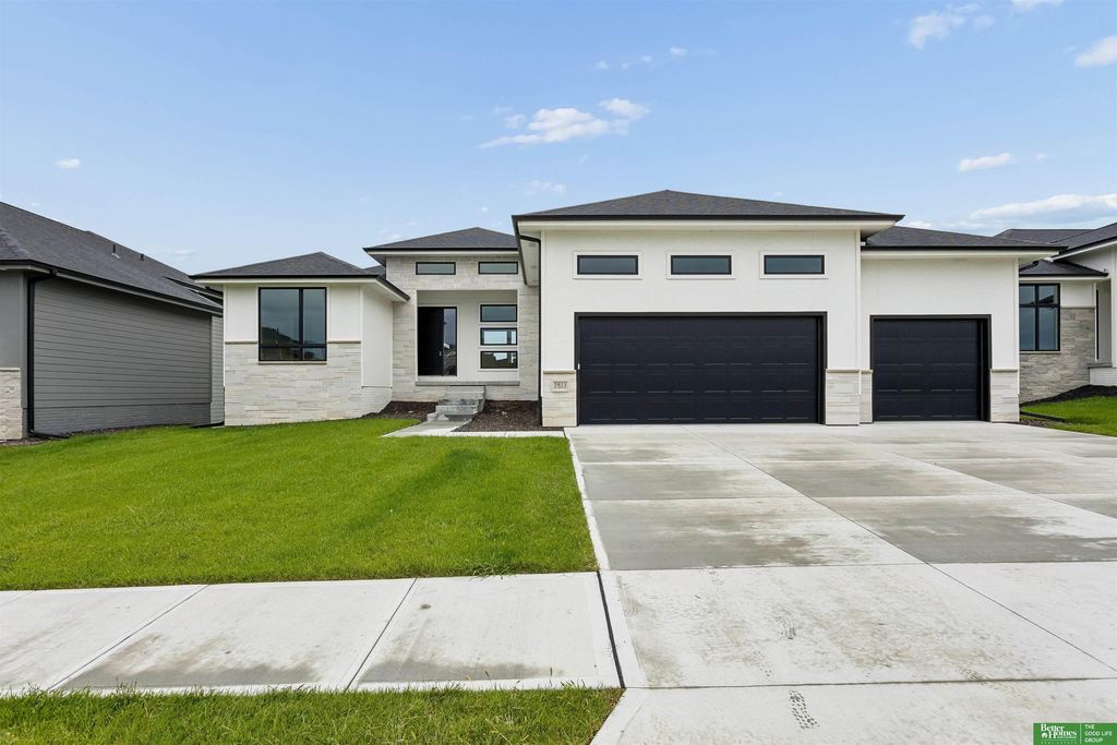 5811 N 197th Street, Elkhorn