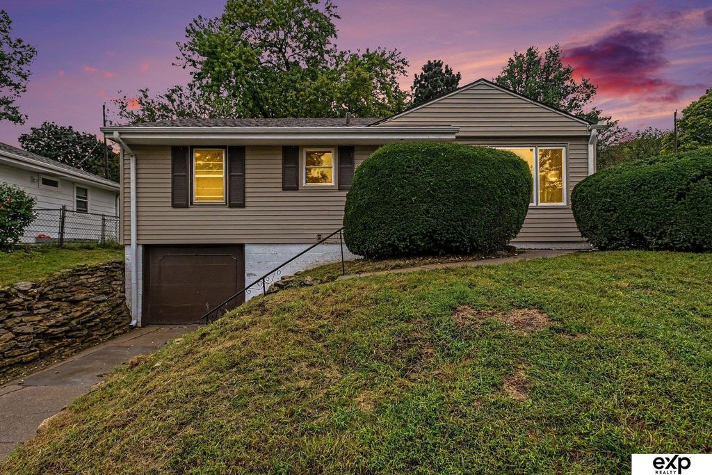 2820 S 76 Avenue, Omaha