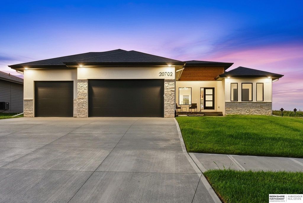 20702 Vernon Avenue, Elkhorn