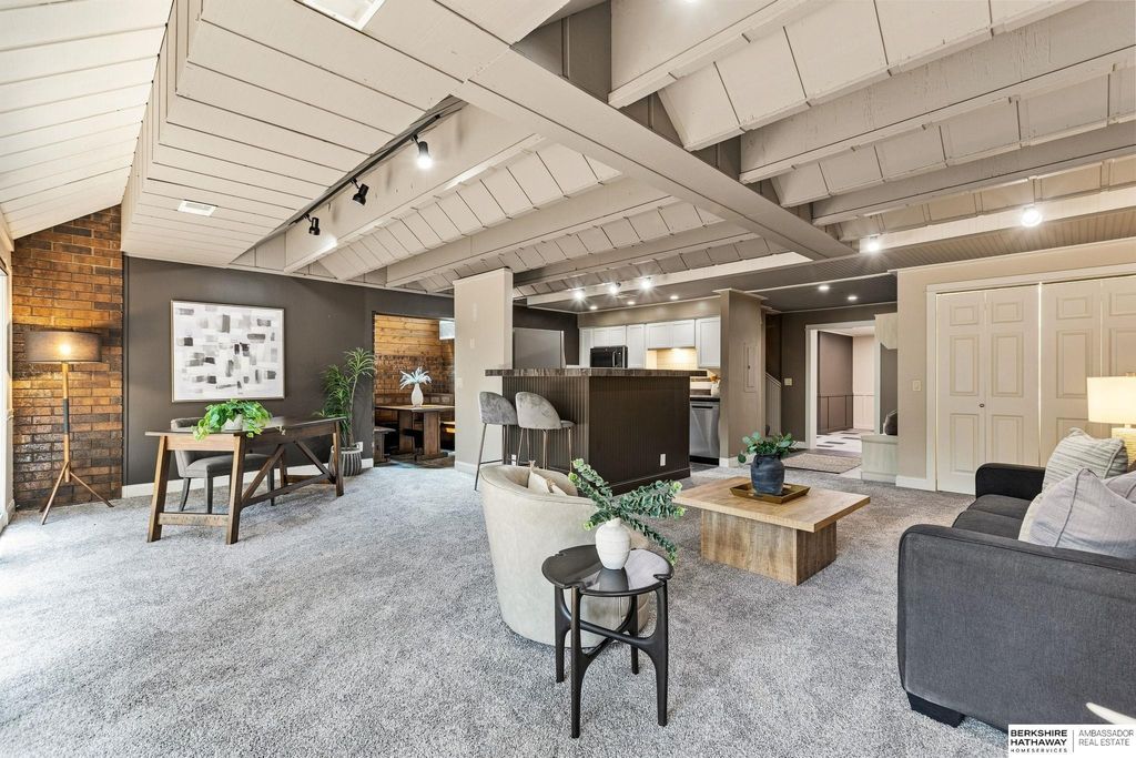 101 N 69 Street, Unit 15, Omaha