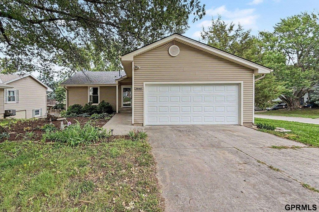3840 Blackberry Circle, Lincoln
