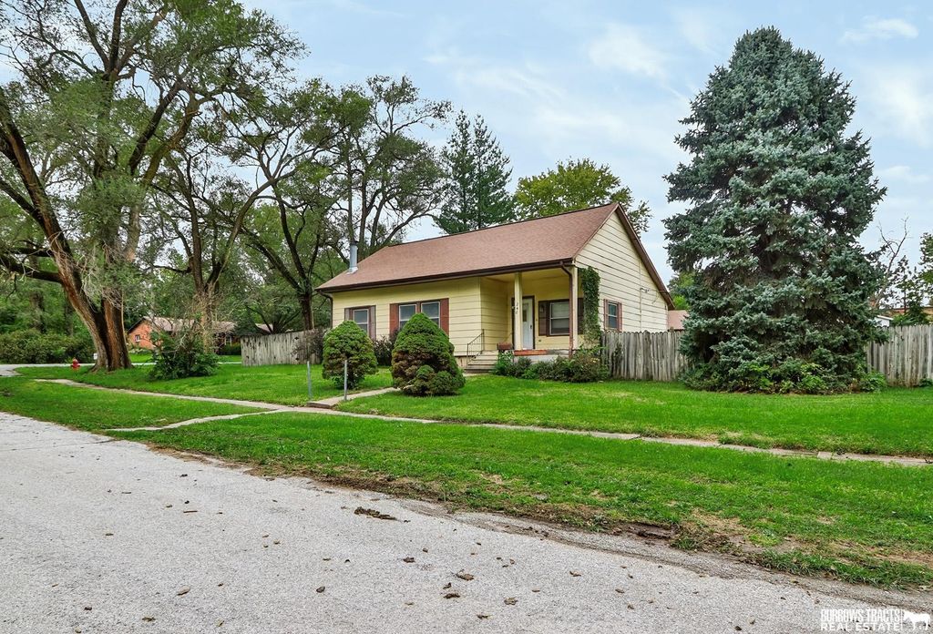 240 W 4th Street, Douglas