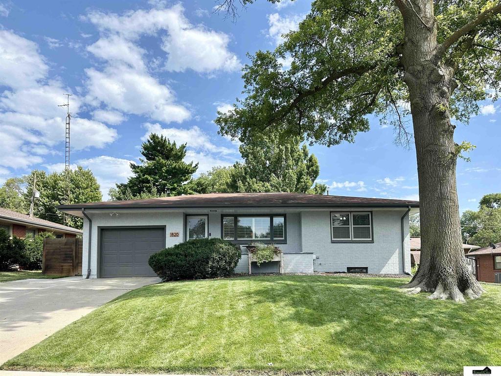1820 Brookhaven Drive, Lincoln