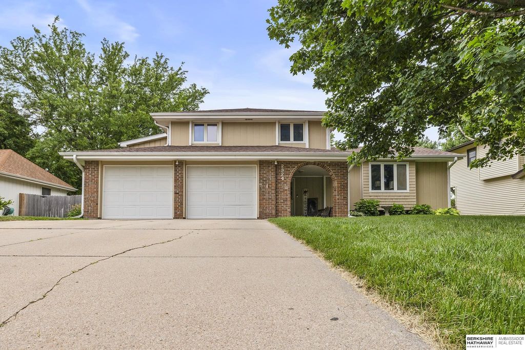 2324 S 138th Street, Omaha