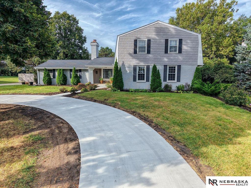 6611 Westshore Drive, Lincoln